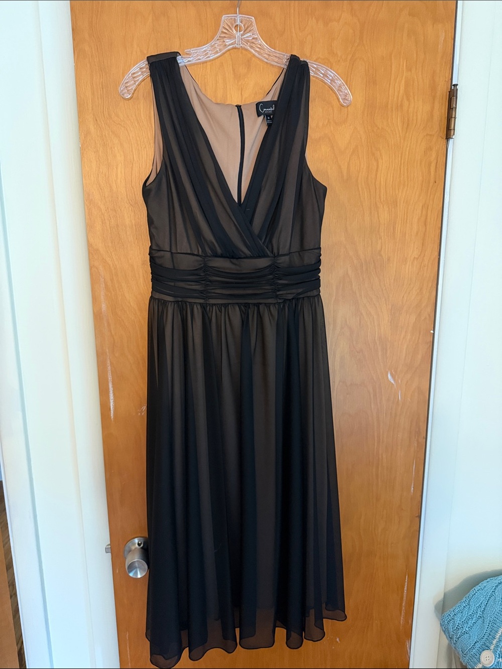Black Sleeveless V-Neck Midi Dress